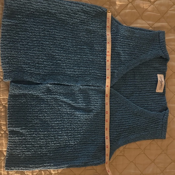 Carly Jean Los Angeles- Elana Knit top - BNWT- blue - size small - Picture 5 of 6